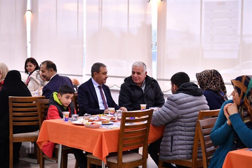 Vali Şıldak'tan Depremzedelere Ziyaret