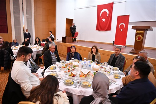 Vali Şıldak Edremit'te İftar Programına Katıldı 
